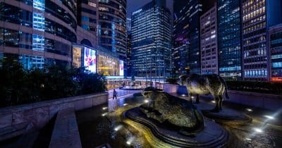 Hang Seng China Enterprises Index Nears Bear Market as Weak Consumption Spurs AI Pivot