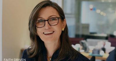 Cathie Wood Sees Stronger Dollar Ahead on Rising Foreign Treasury Holdings