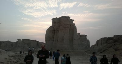 US greift iranische Insel nahe Hormus an; Bitcoin fällt, US-Finanzministerium friert 130 Mio. Dollar in Kryptowährungen ein
