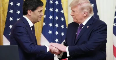 Trump Says Fed Should Not Raise Rates, Cites Jobs Report