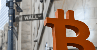 Charles Schwab Targets Early 2026 for Spot Bitcoin and Ethereum Trading