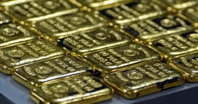 Fed's Hawkish Stance Sends Dollar Higher, Pressures Bitcoin and Gold