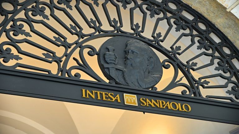 Intesa Sanpaolo Slashes Bitcoin ETF Stake 94%, Triples Ethereum Staking Fund