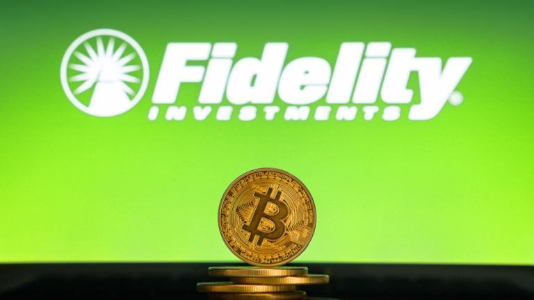Bitcoin ETFs See $389.7M in Weekly Outflows, Fidelity Leads Exits