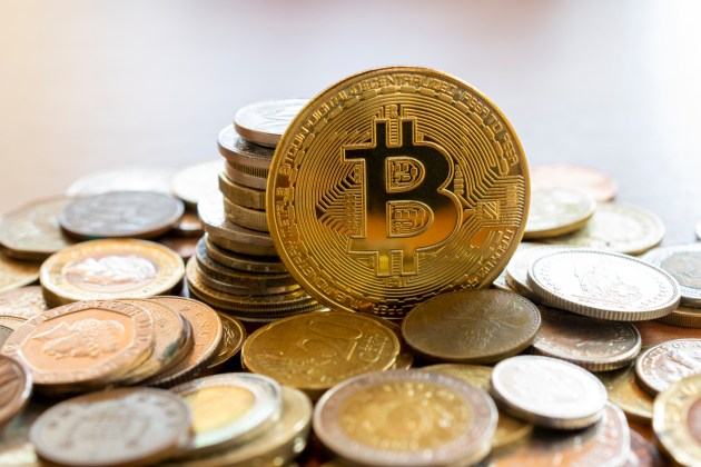 Bitcoin Briefly Breaks Below $72,400 Level That Could Signal Bear Market