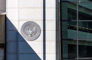 Brent Crude Dips Below $83 as Traders Eye U.S.-Iran Strait of Hormuz Framework