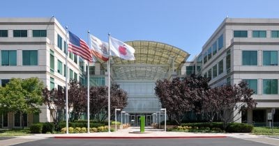 Apple Faces $500 Billion Market Value Hit After Weak Forecast
