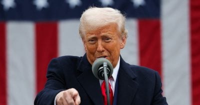 Trump Pledges to Double Auto Tariff on Canadian Vehicles to 50%