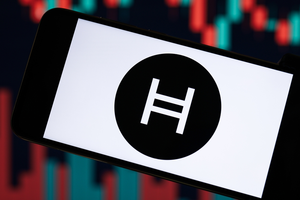 HBAR Slips 1% as Analysts Warn of 20% Drop to Familiar Support Zone