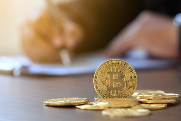 Trader Who Sold Bitcoin at 2024 Peak Sees $28,500 Bottom by Early 2027