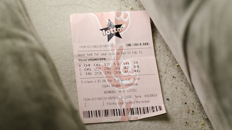 Bilhete do EuroMillions comprado em Watford no valor de £177.547 não é reclamado
