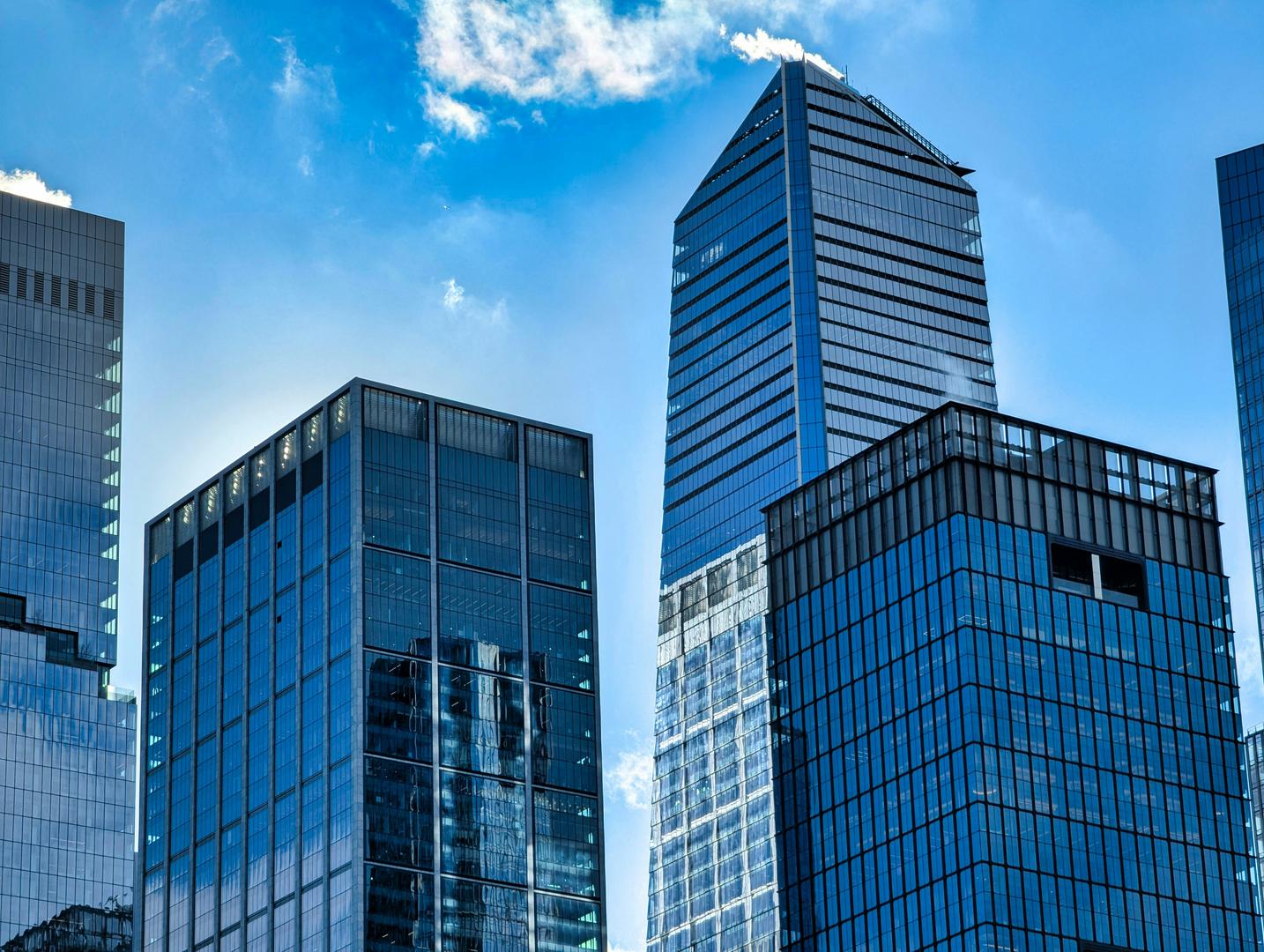 Big Banks and Payment Giants Move Billions Onto Solana, Messari Report Shows