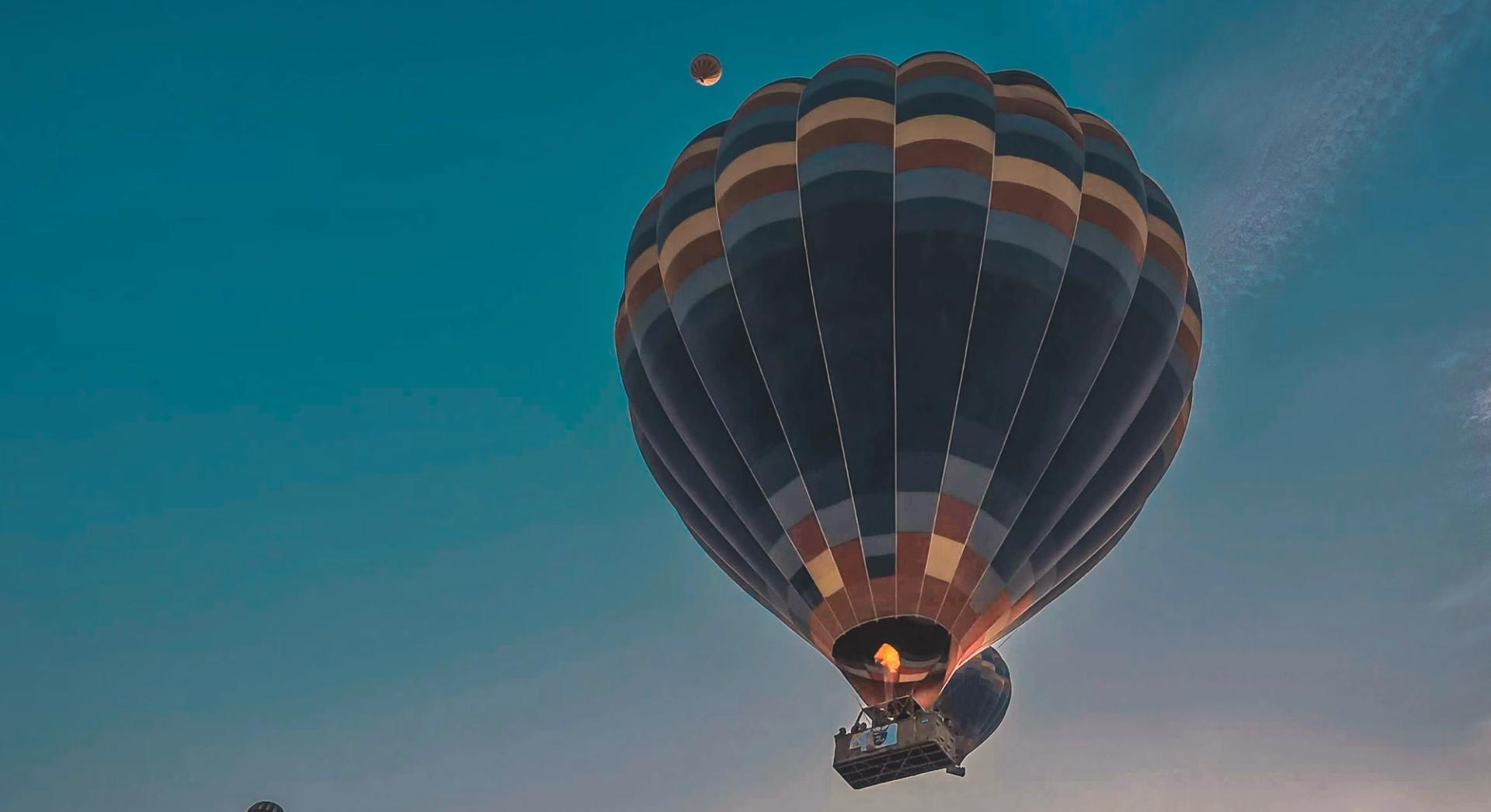 Bitcoin Hits $77,000 as Oil Surges Amid Hormuz Blockade Threats