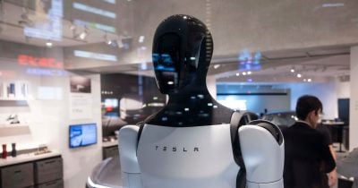 Tesla Acquires Virtuix Omni One Treadmill for Optimus Robot Training