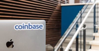Coinbase Shares Slide 6% After Q2 Loss Despite Record Market Share