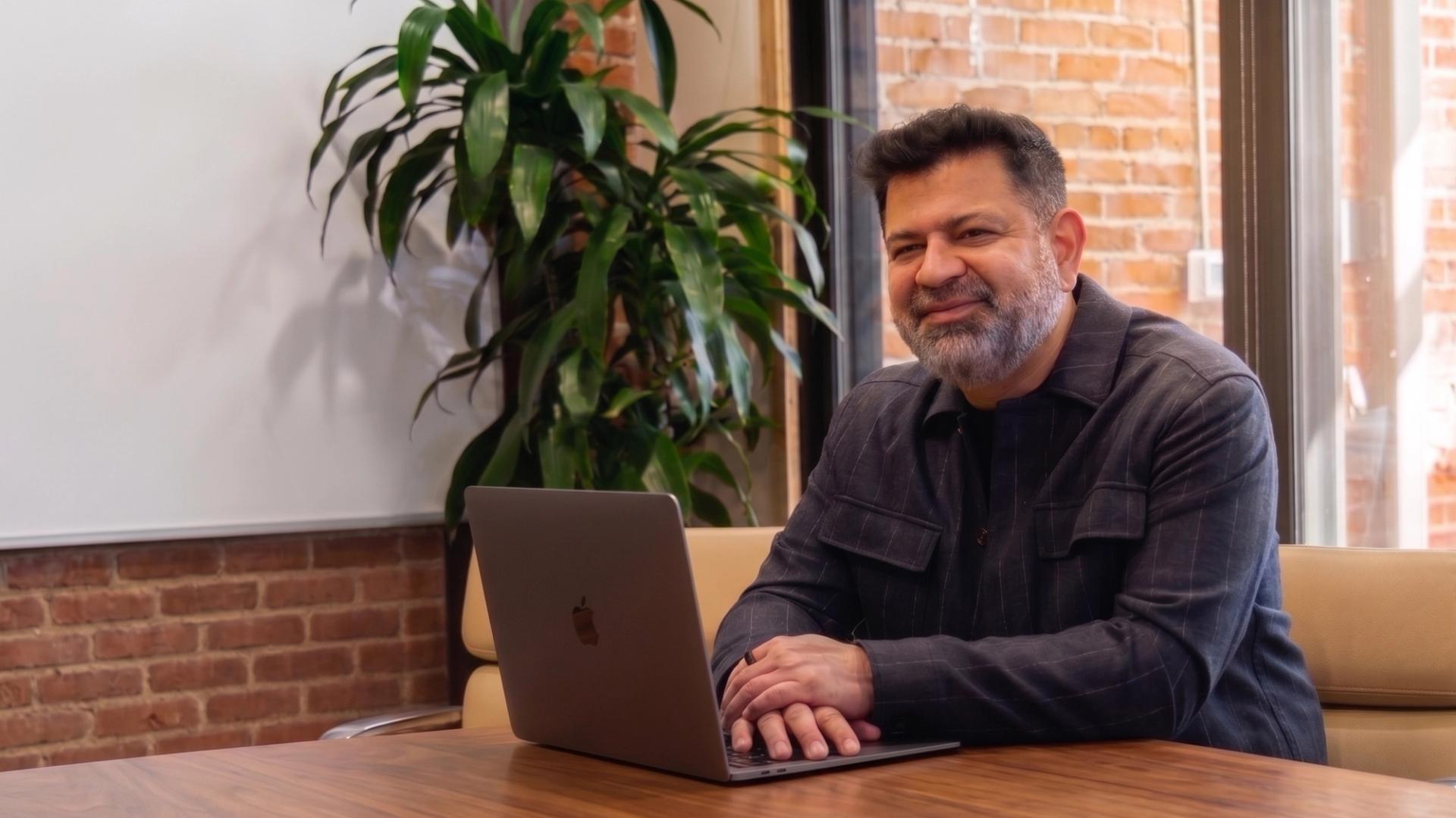 Netomi CEO: AI Enterprise Boom Will Drive Stablecoin and Blockchain Adoption