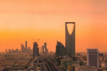 Houthi Strikes on Saudi Arabia Expose Defense Gaps as Pressure Builds on MBS