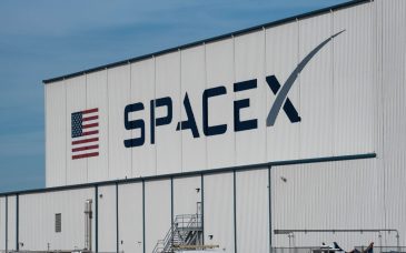 SpaceX Targets $135 IPO Share Price, $1.75 Trillion Valuation Would Be Largest Ever