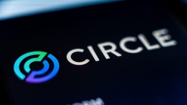 Circle Renews USDC Partnership with Coinbase, Skips Dividends to Fund Growth