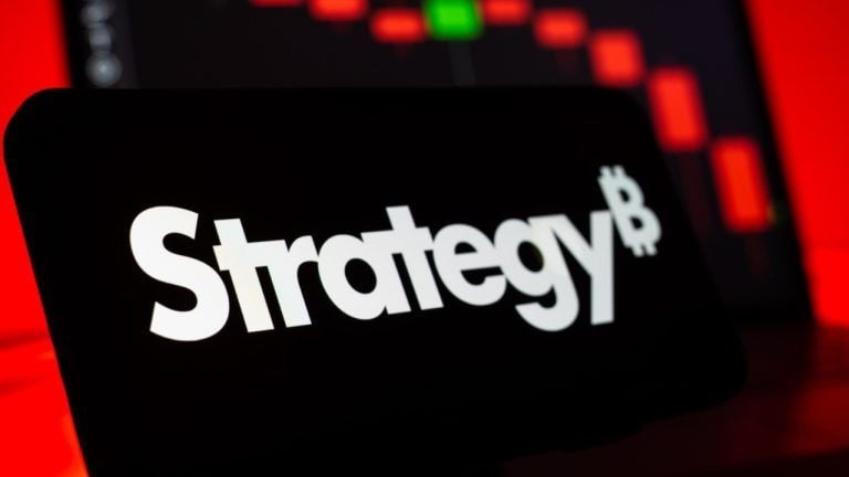 Strategy Completes Third Bitcoin Sale of 2026, USD Reserve Hits $4 Billion