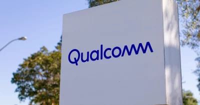 Le Azioni Qualcomm Salgono del 12% grazie al Boom dei Dispositivi AI e all'Accordo con Stellantis