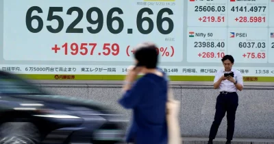 Oil Surges as US and Iran Exchange Military Strikes, Peace Deal in Doubt