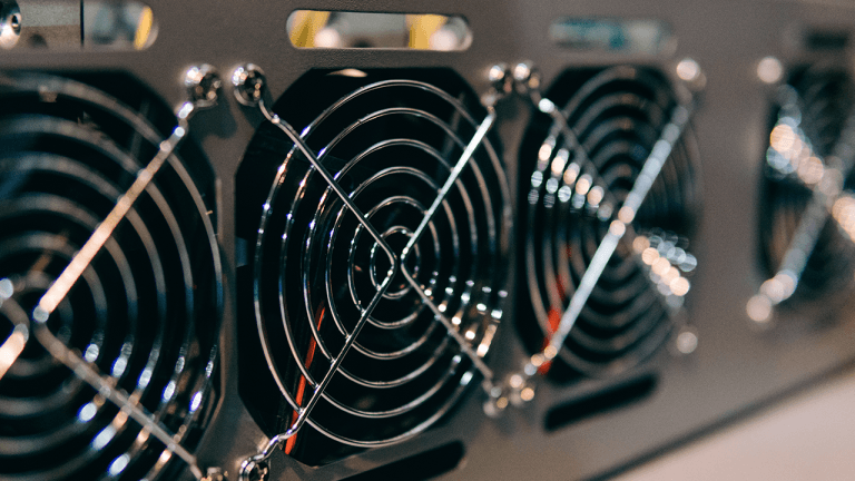 Zcash Mining Rebounds to Record Hashrate as ZEC Climbs Near Multi-Year Highs