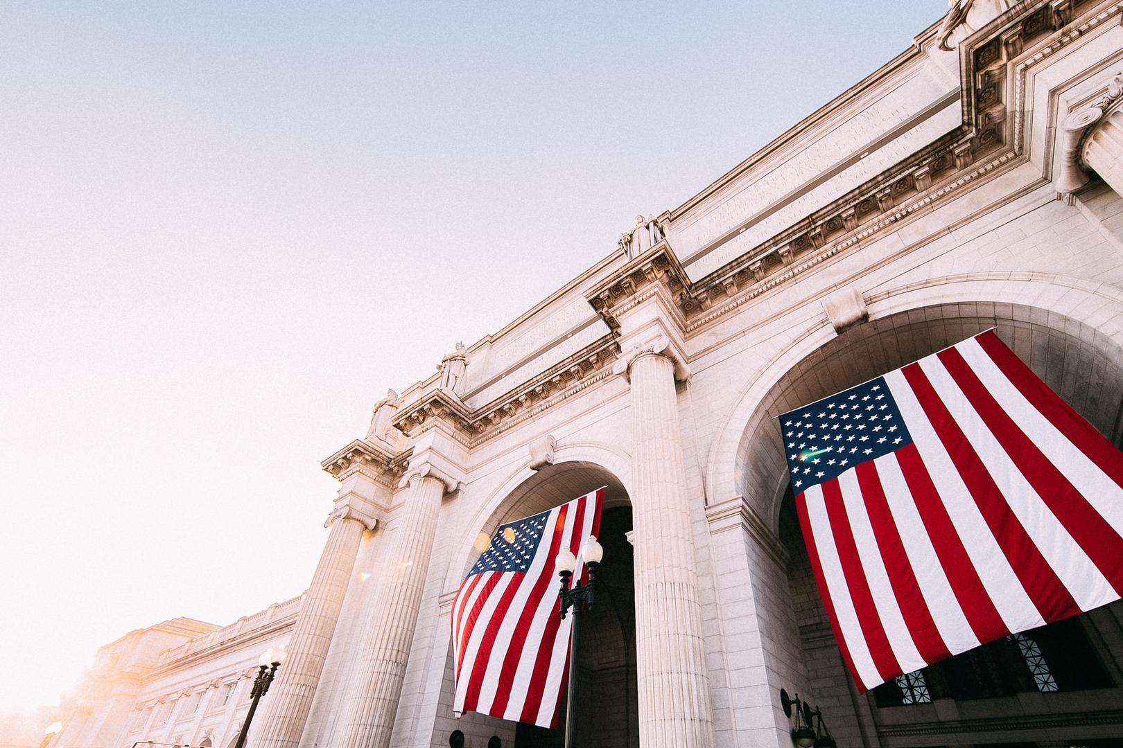 Poll Finds Voter Support for US Global Financial Rules, Senate Urged to Act on Digital Asset Regulation