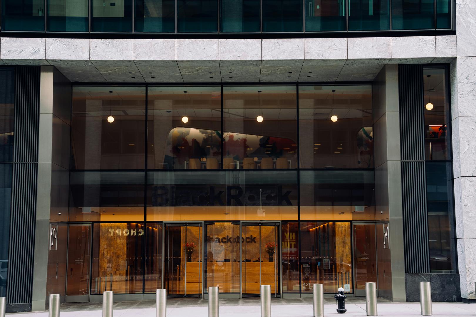 BlackRock and Fidelity Bitcoin ETFs Gobble Up Inflows, Smaller Funds Left Out