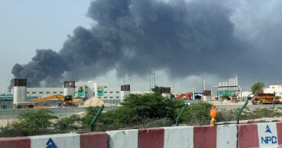 US Airstrikes Hit Iranian Bridges and Port as Strait of Hormuz Concerns Grow
