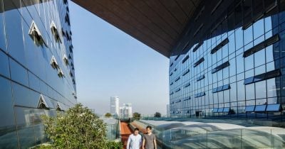 Tencent Shares Plunge 7.1% in Steepest Drop Since April as Investors Rotate to AI