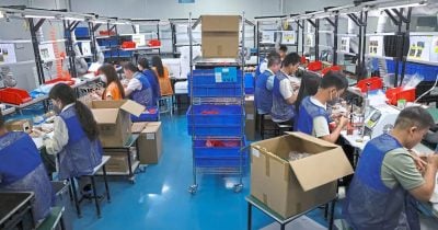 China's Factory Activity Keeps Growing for Sixth Month, But Big Firms Lag Behind