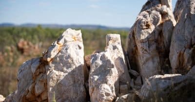 China Announces High-Purity Quartz Discovery in Tibet to Reduce US Reliance