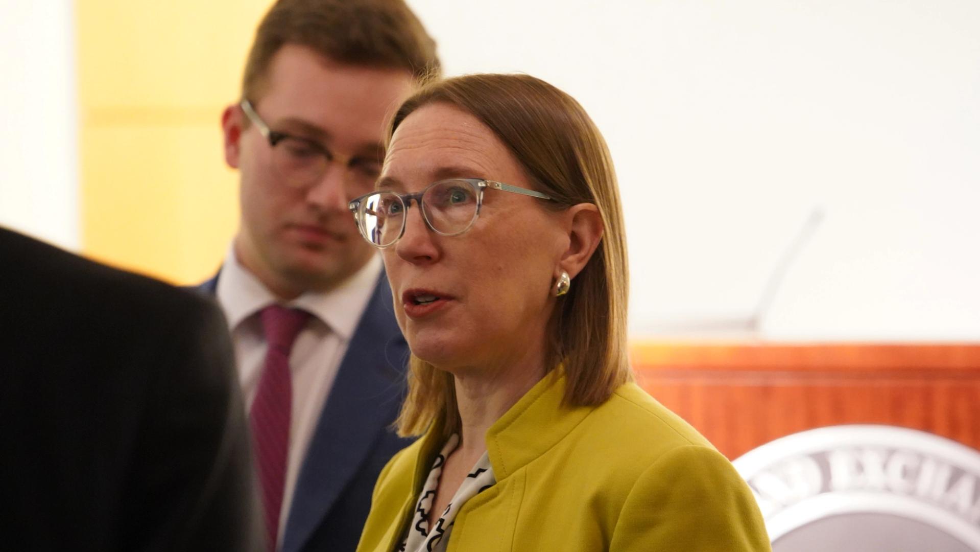 SEC's Peirce Warns DeFi Vaults May Fall Under Securities Laws
