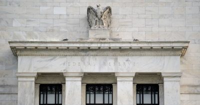 US Layoffs Hit Lowest Since 1969 Moon Landing, Tightening Fed's Hand on Rate Cuts