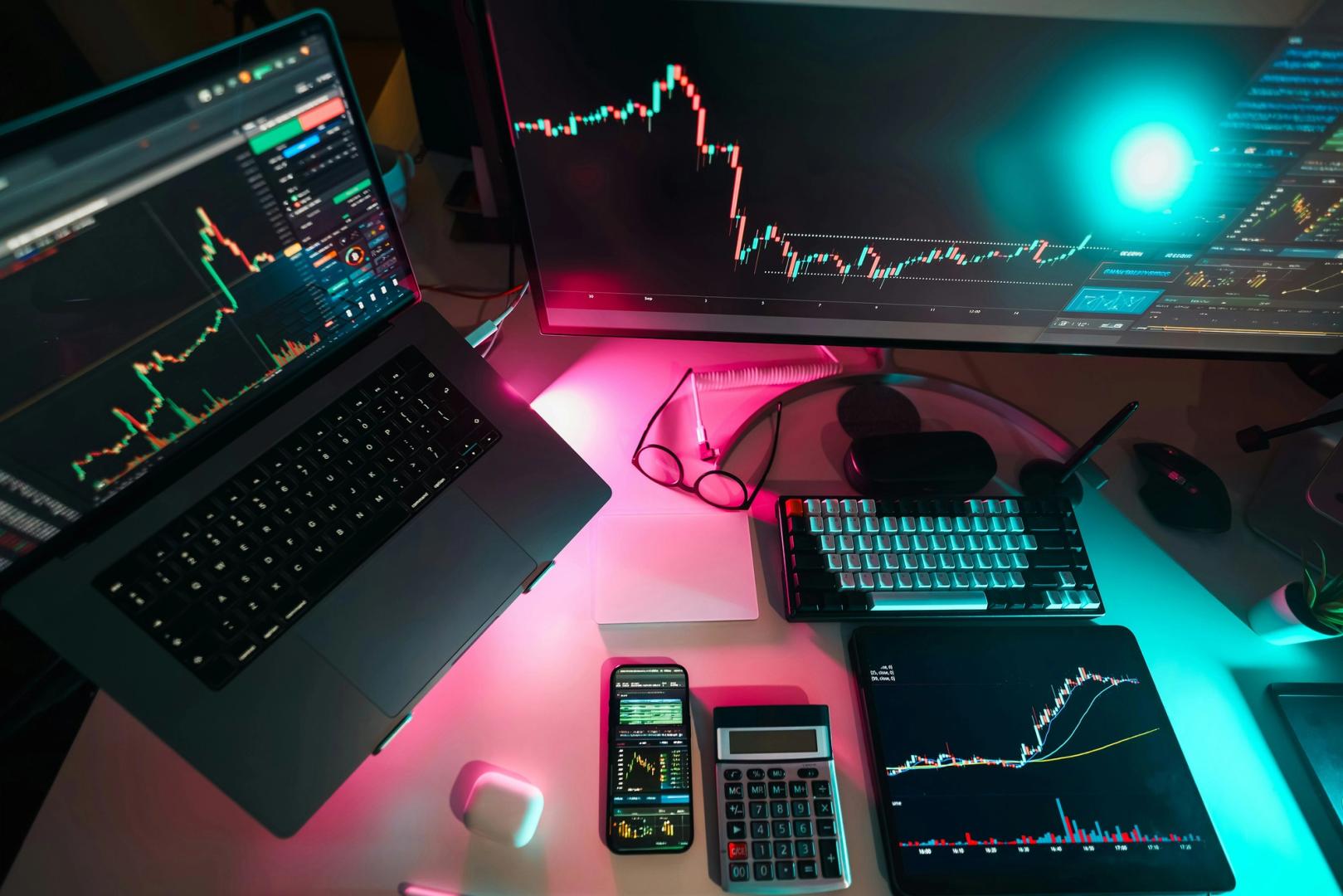 Bitcoin, Ether Hold Tight Range as Traders Brace for U.S. CPI Print