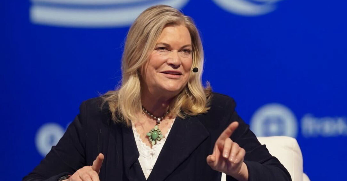 Lummis Blasts Democrats for Stalling Crypto Clarity Act as Recess Nears