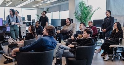 Vast Targets $2B Valuation as AI Startups Eclipse Crypto for Investor Attention