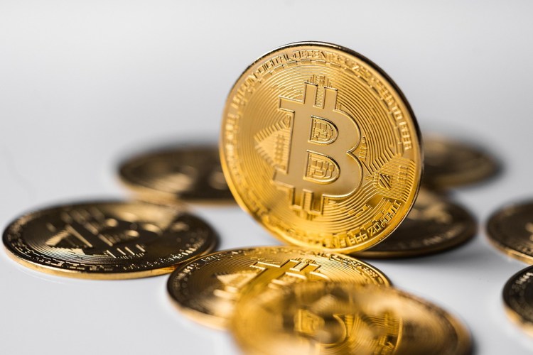 Bitcoin Open Interest Hits New All-Time High as Leverage Builds — and Funding Rates Stay Negative