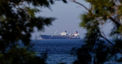 Trump Targets Iran Oil Trade, Pressuring China and Complicating Deal Hopes