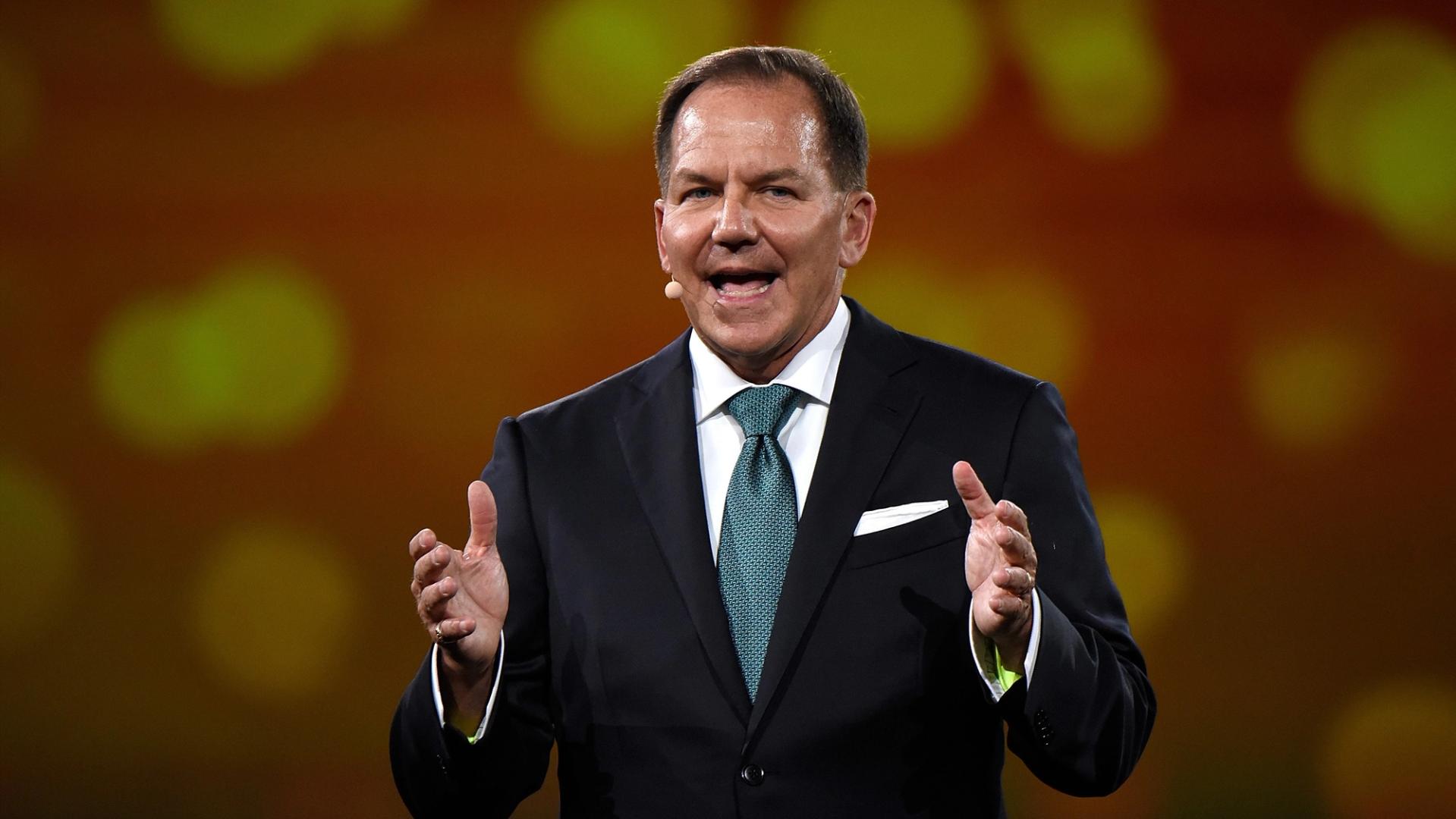 Paul Tudor Jones Calls Bitcoin the Best Inflation Hedge Amid Stock Overvaluation Warning
