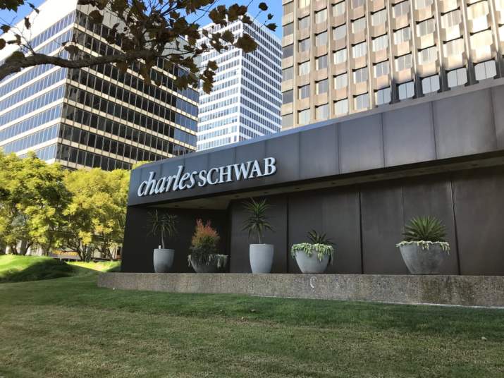 Charles Schwab Eyes S&P 500 Prediction-Market Products with Cboe