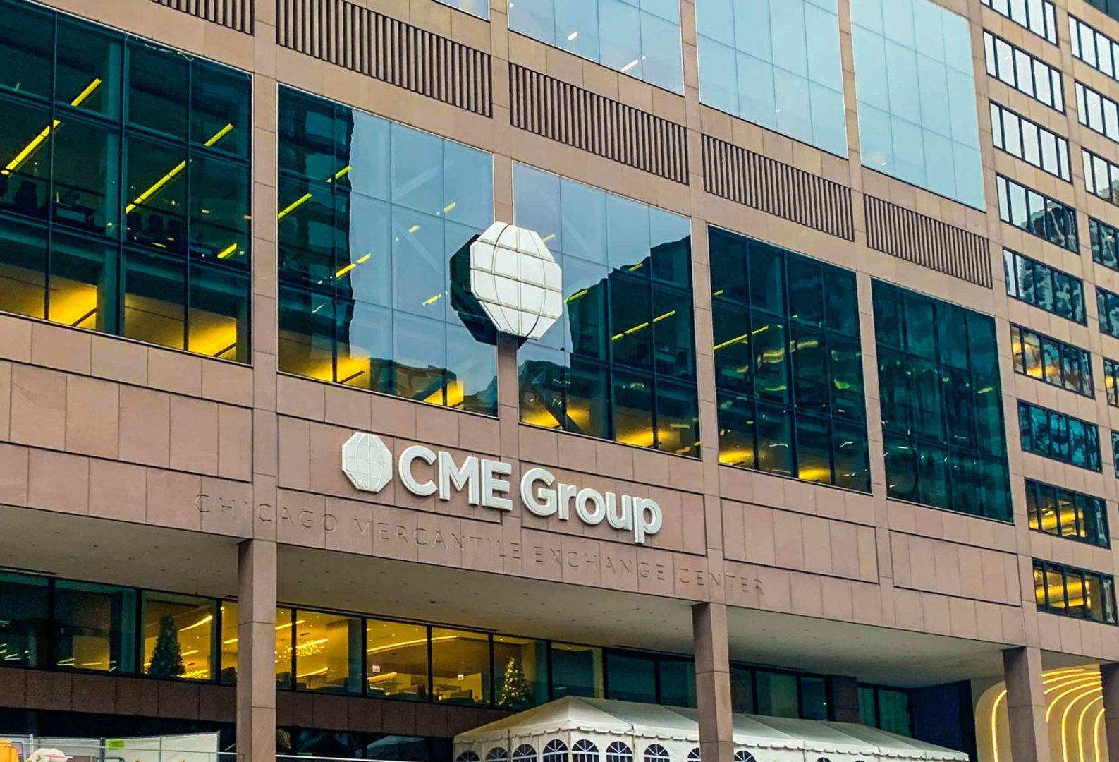 XRP Soars 40% as CME Futures Exposure Climbs 36%