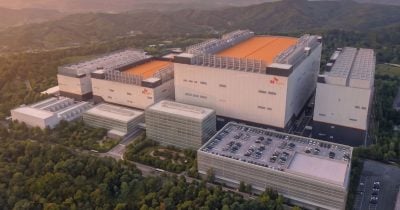 SK Hynix Faces Post-IPO Hurdles as Wall Street Bets on 160% Gains