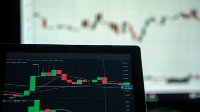Coinbase and Webull Expand Crypto Partnership Across 25 Million Users