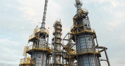 Ukraine Strikes Two Russian Oil Refineries, Fueling Global Market Jitters