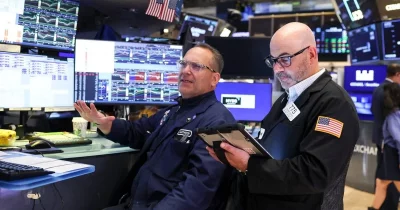 S&P 500 Set to Snap Nine-Day Winning Streak as Geopolitical Fears Weigh on Markets