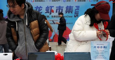 Chinese AI Firms Release Wave of New Models, Closing Gap With Silicon Valley