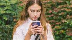 UK Minister Proposes Ban on Smartphones in English Schools, Heads Call for Clear Guidance