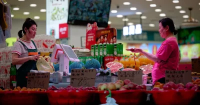 China’s Industrial Output and Retail Sales Drop in April, Signaling Economic Slowdown